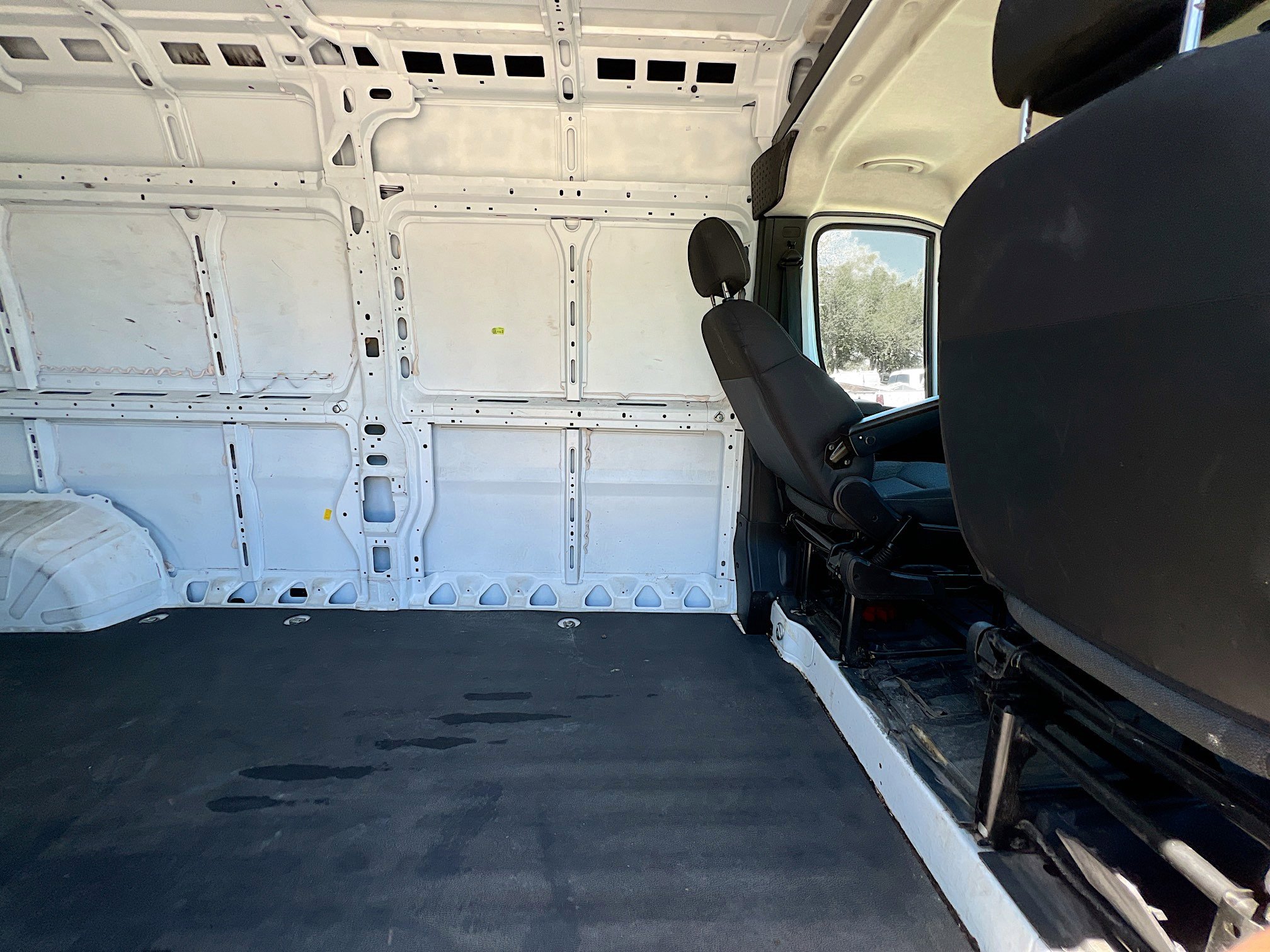 Used 2023 RAM ProMaster 2500 image 28