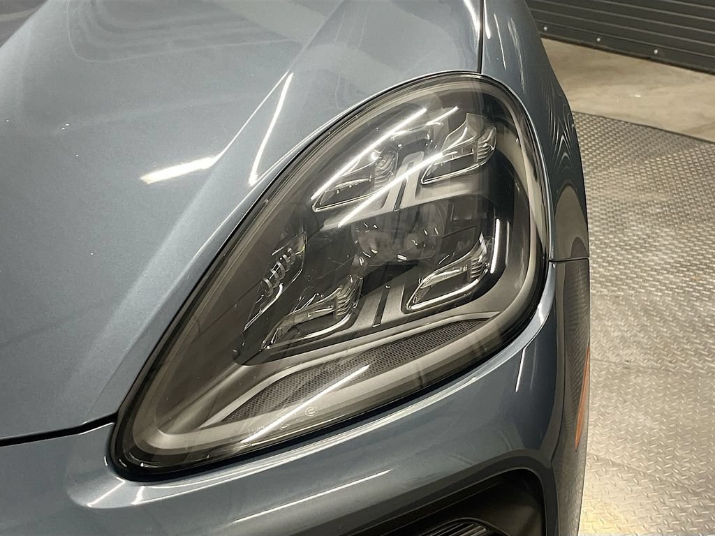 Certified 2019 Porsche Cayenne AWD/4WD image 31