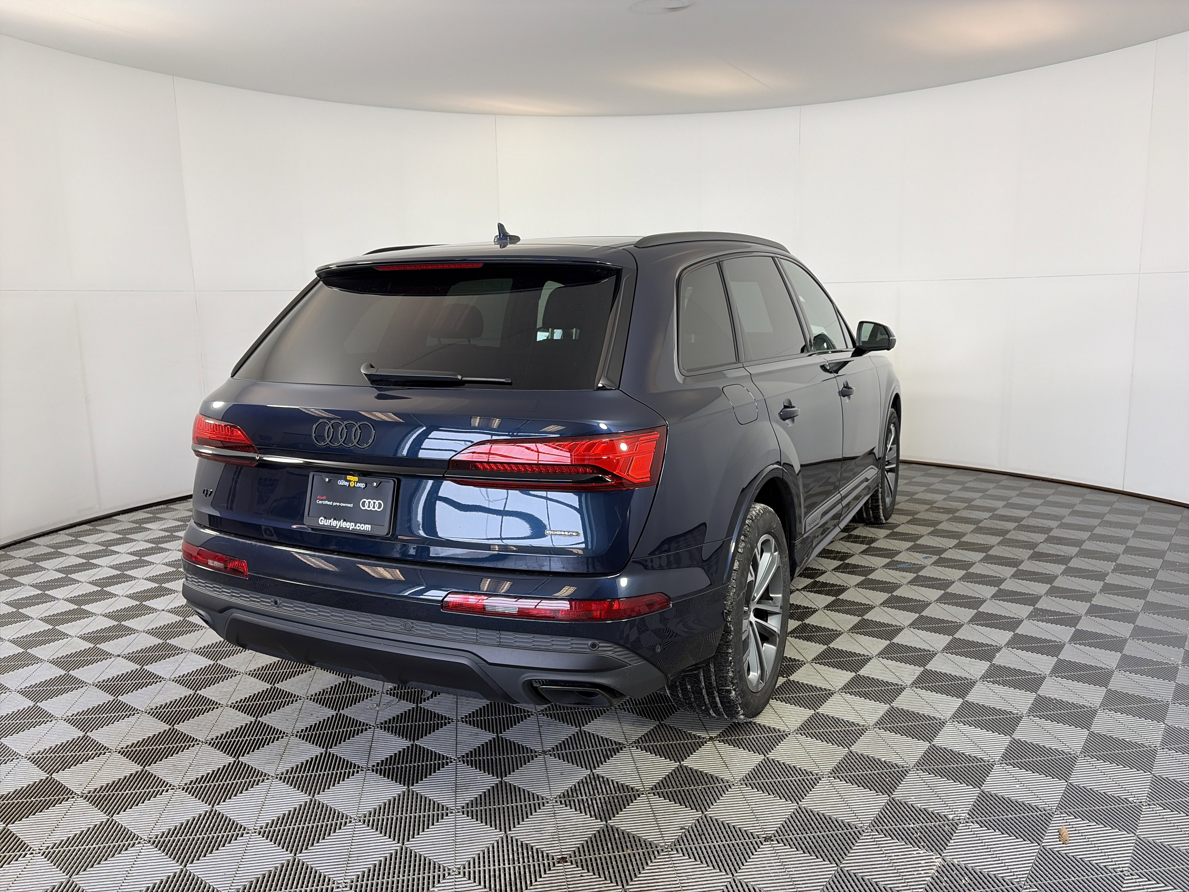 Certified 2025 Audi Q7 2.0T Premium w/ Convenience Plus Package image 11
