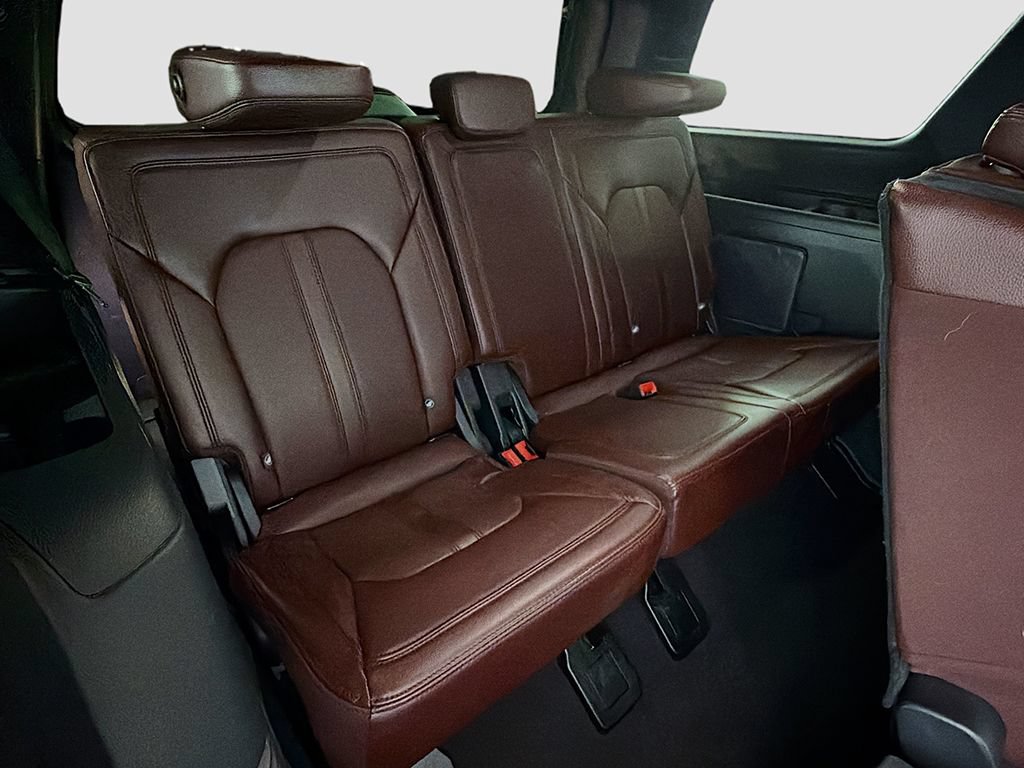 Used 2024 Ford Expedition Limited RWD image 32