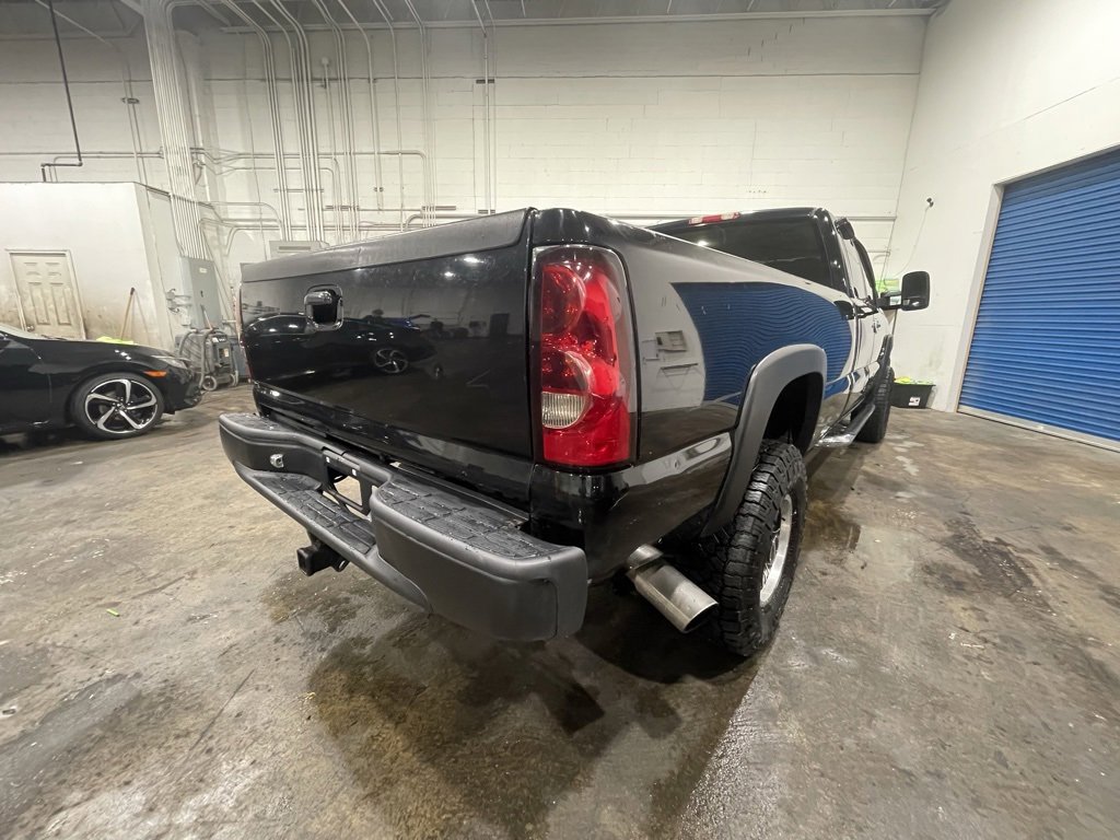 Used 2007 Chevrolet Silverado 2500 LT w/ Heavy-Duty Power Package image 6