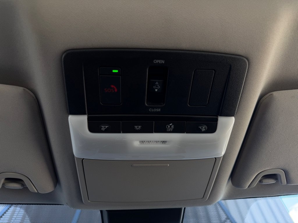 Used 2024 Nissan Altima 2.5 SR w/ SR Premium Package FWD image 17