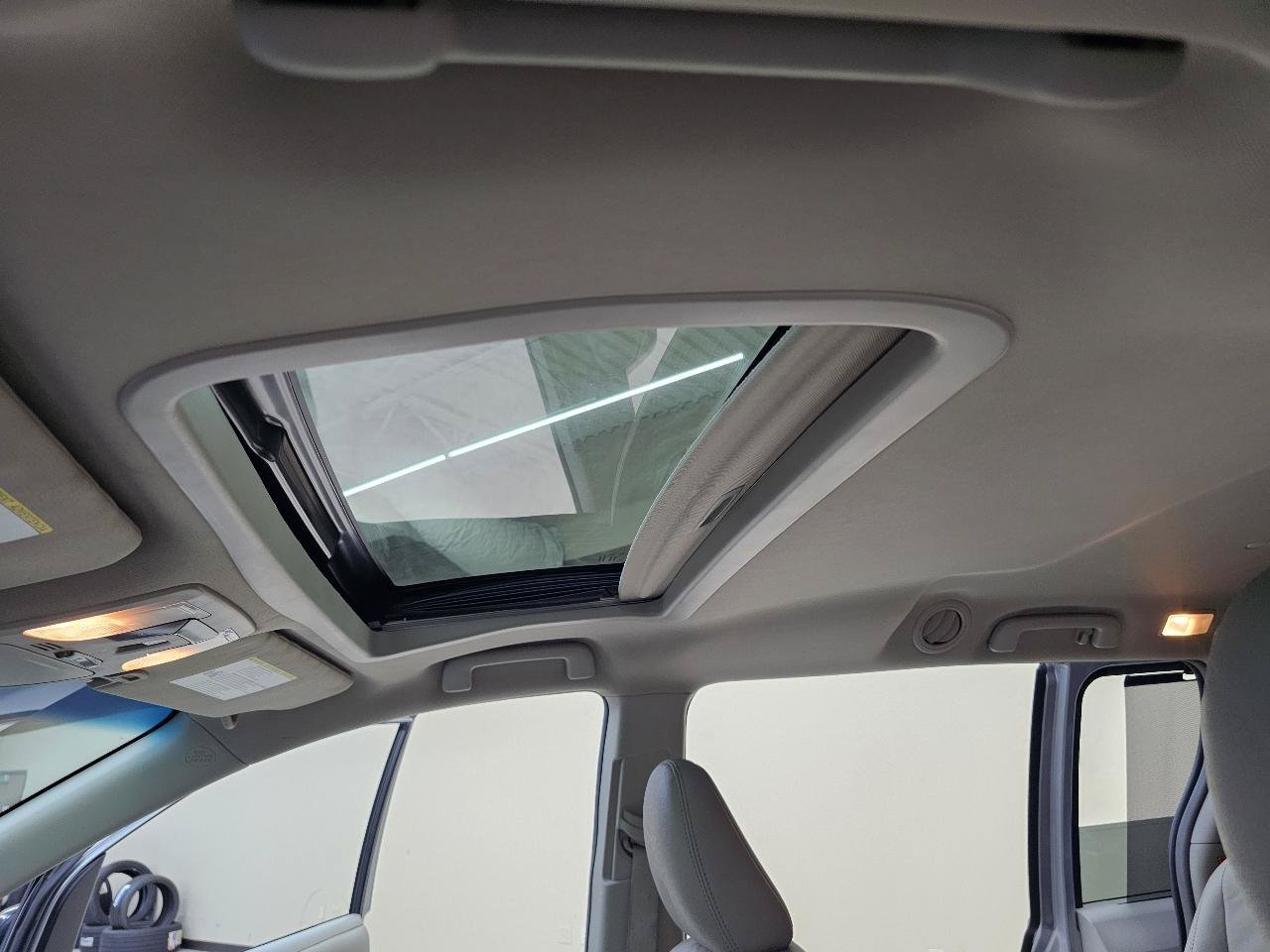 Used 2015 Toyota Sienna XLE w/ XLE Navigation Package FWD image 39