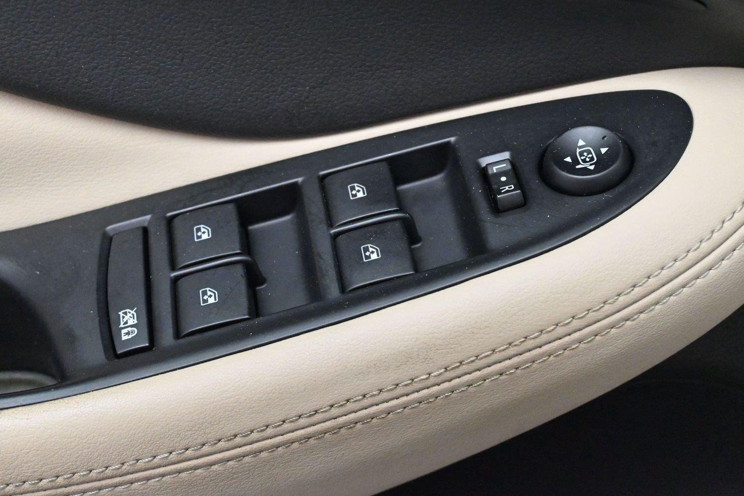 Used 2017 Buick Envision Essence FWD image 14