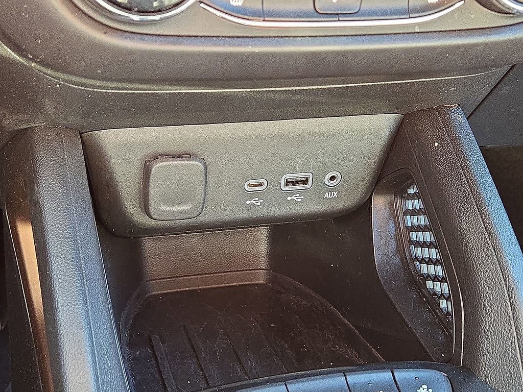 Used 2023 Chevrolet TrailBlazer ACTIV w/ Driver Confidence Package image 30