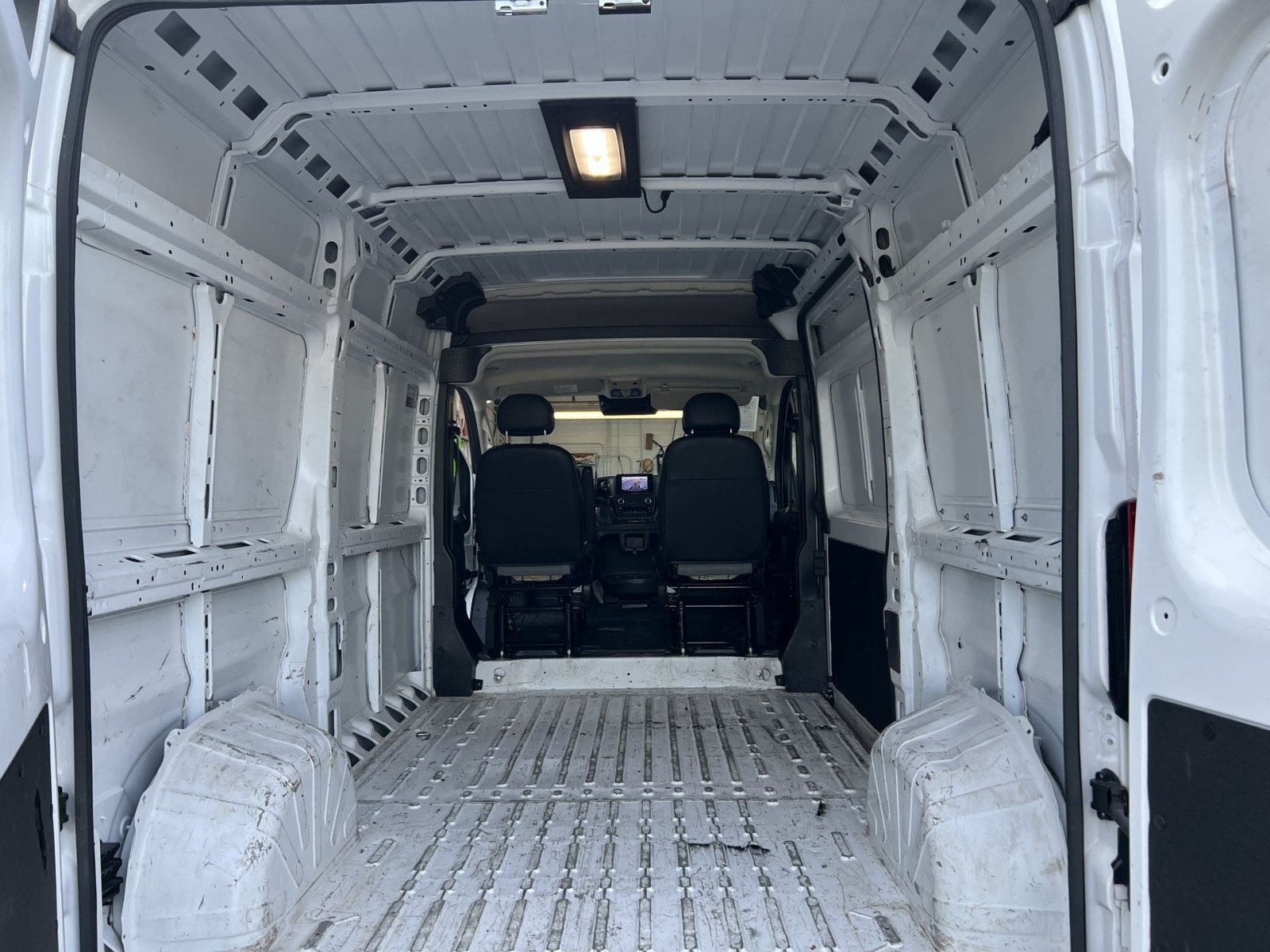 Used 2024 RAM ProMaster 2500 w/ Convenience Group FWD image 31