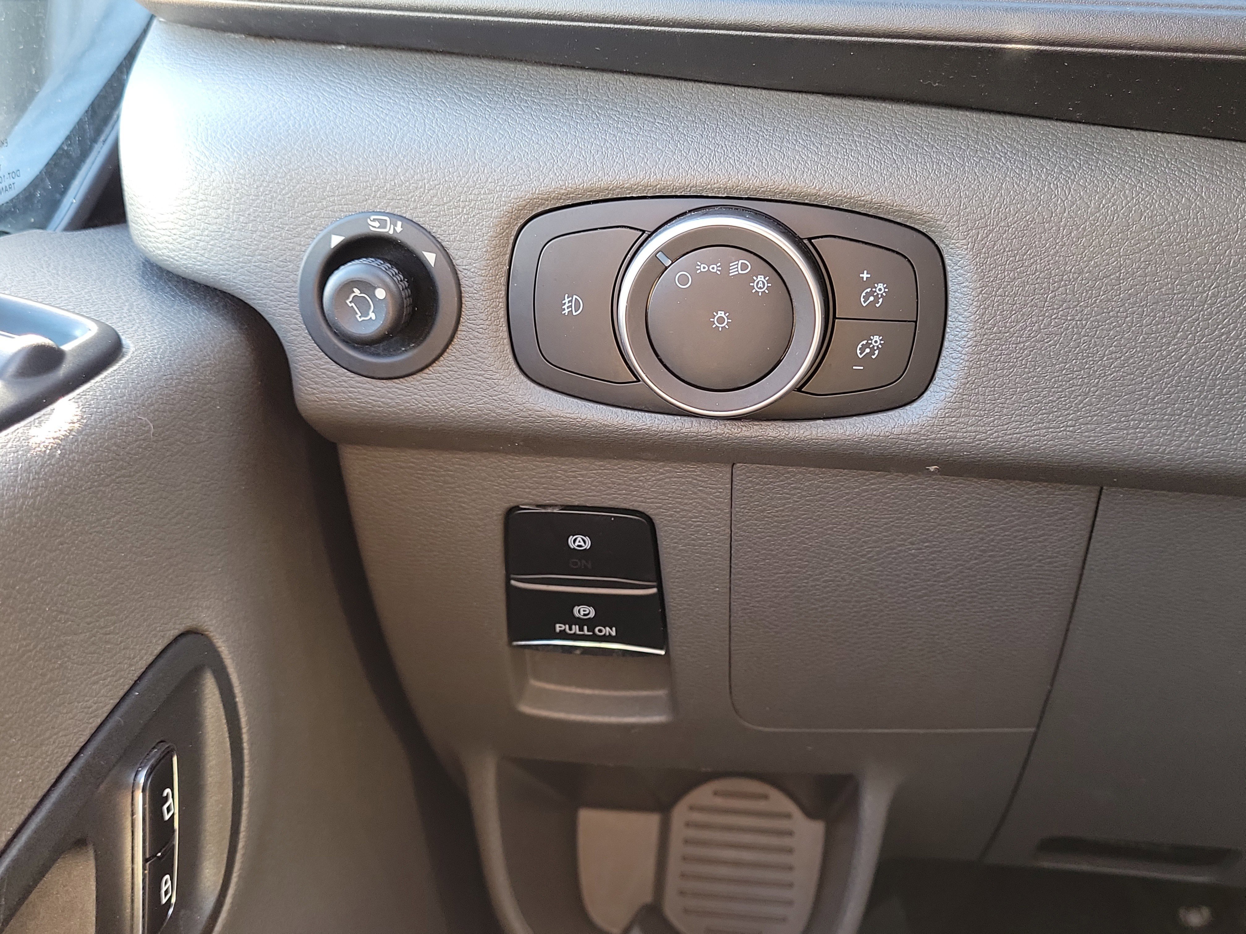 Used 2023 Ford Transit 350 XLT image 27