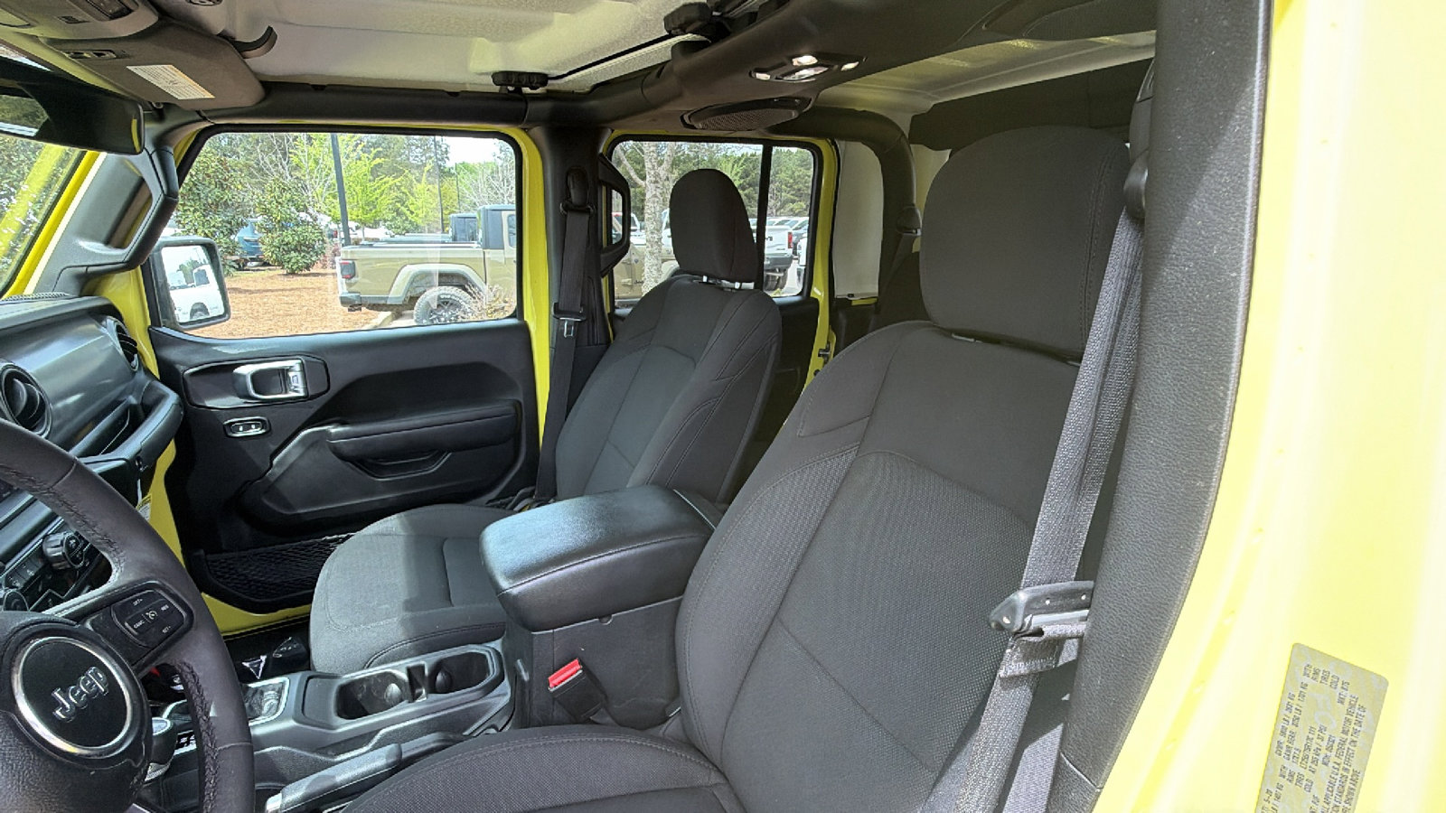 Used 2023 Jeep Gladiator Willys AWD/4WD image 17