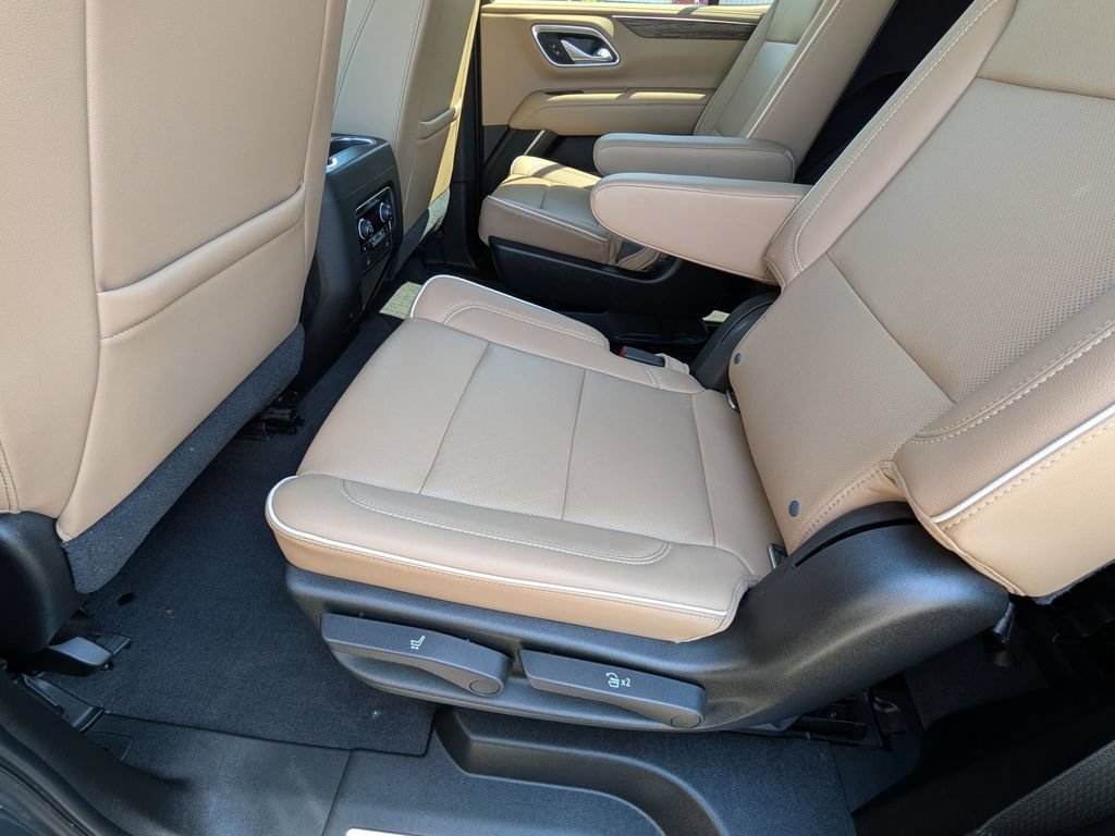Used 2021 Chevrolet Tahoe Premier w/ Premium Package AWD/4WD image 26