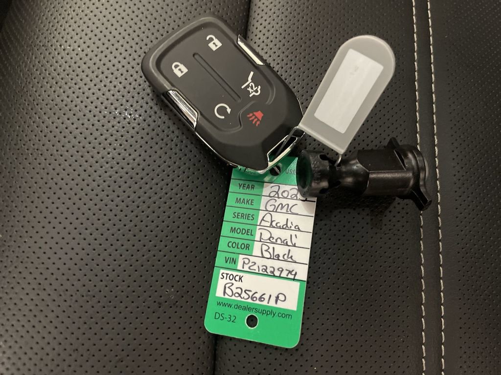 Used 2023 GMC Acadia Denali w/ Denali Ultimate Package image 29