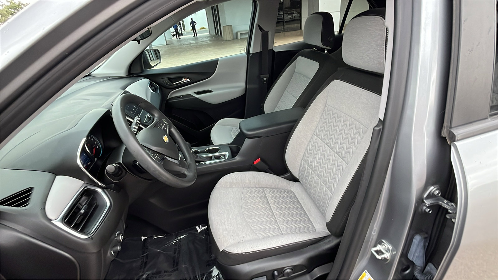 Used 2024 Chevrolet Equinox LS w/ LS Convenience Package FWD image 10