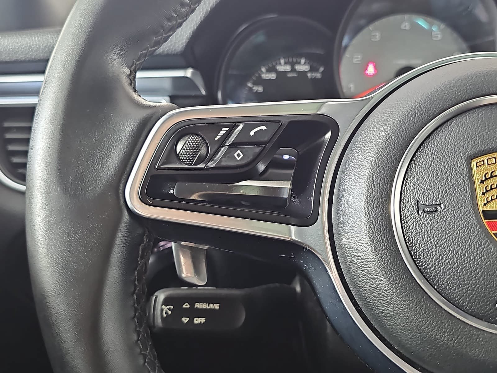 Used 2018 Porsche Macan S AWD/4WD image 17