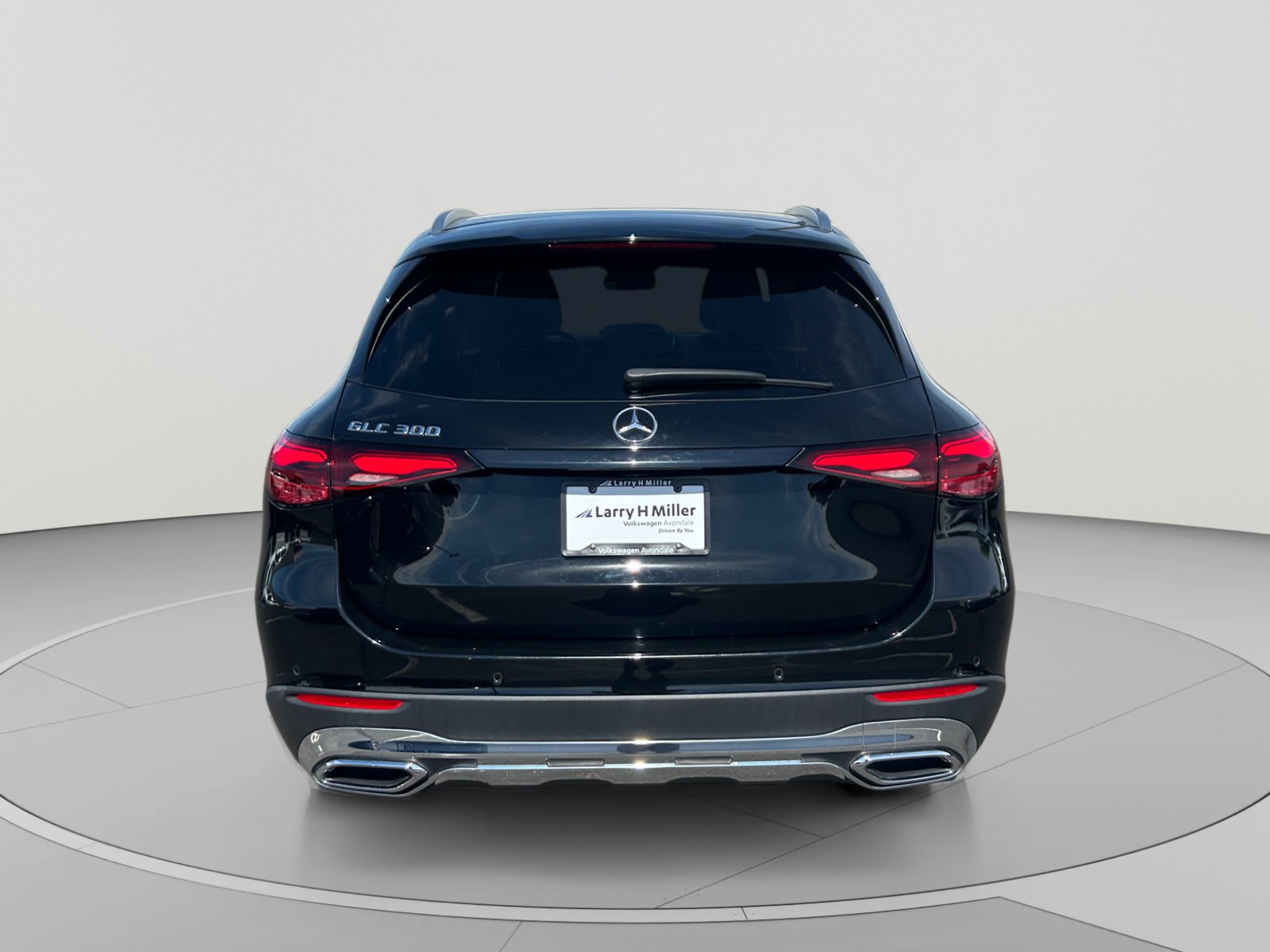 Used 2025 Mercedes-Benz GLC 300 image 4