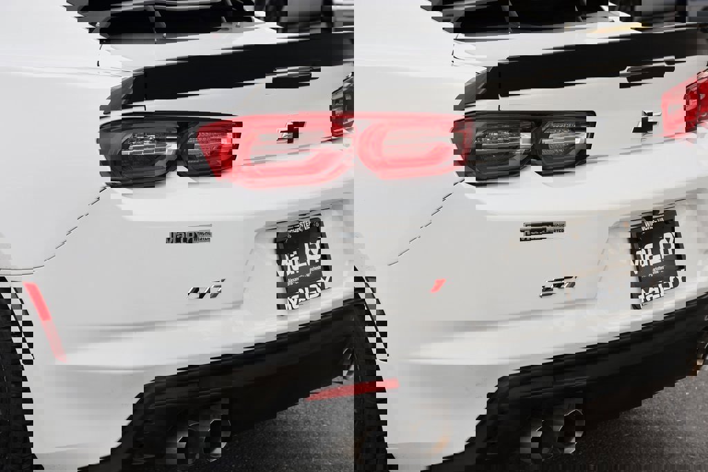 Used 2022 Chevrolet Camaro LT w/ Technology Package image 7