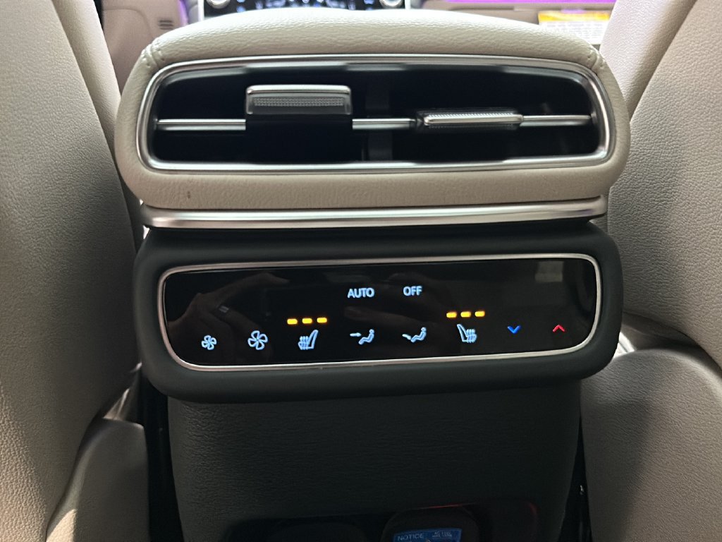 Certified 2025 Genesis GV80 2.5T Prestige AWD/4WD image 25