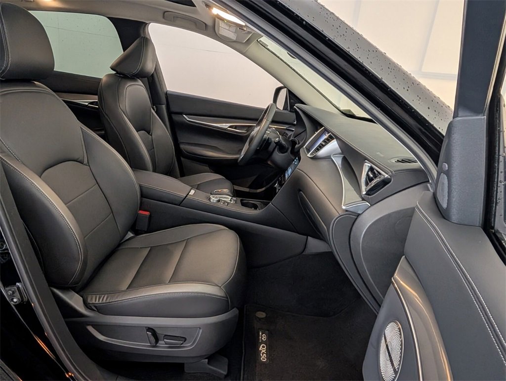 Certified 2025 INFINITI QX50 Luxe image 14
