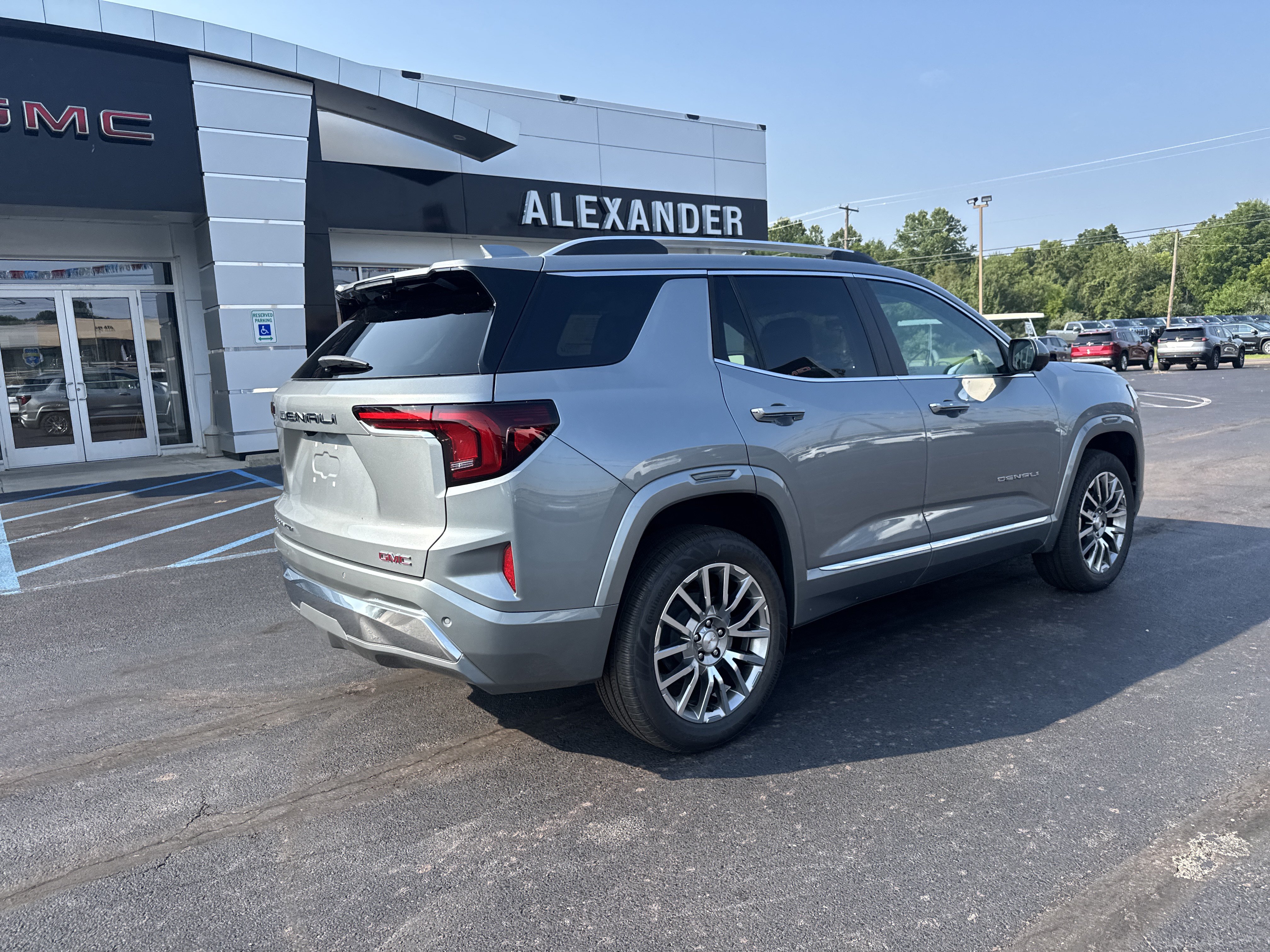 New 2027 GMC Terrain Denali AWD/4WD video 3