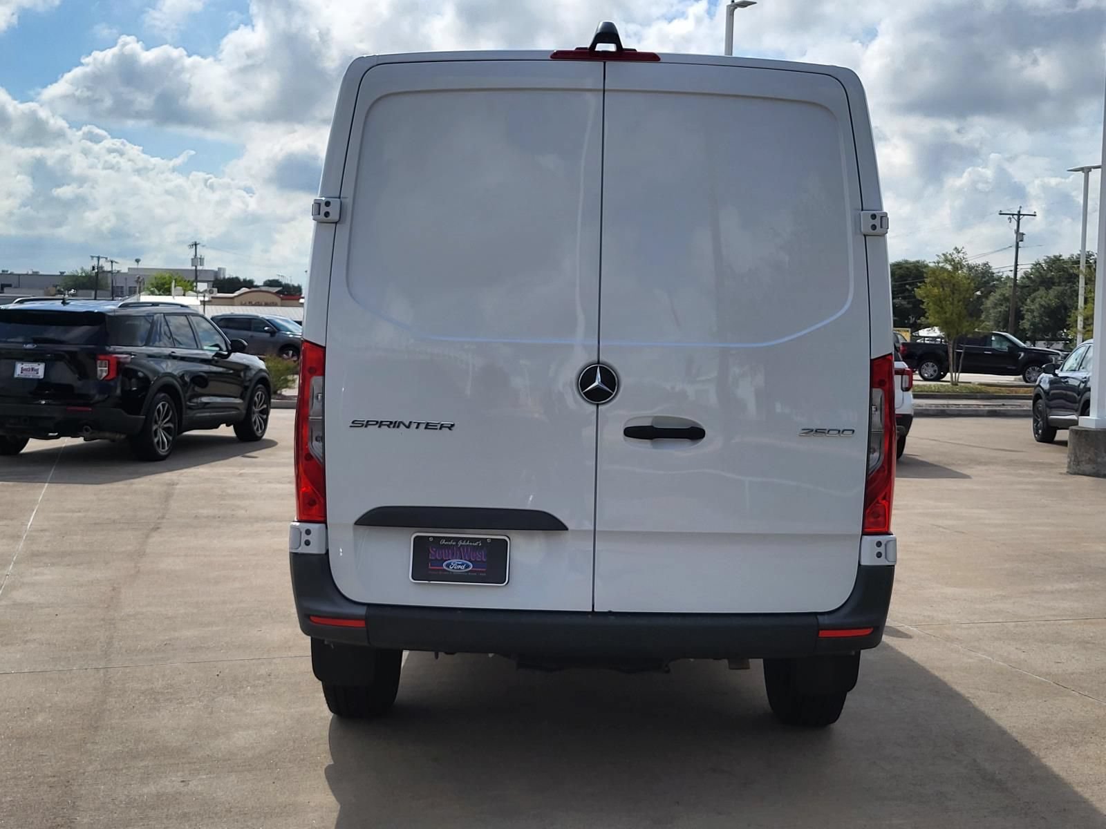 Used 2025 Mercedes-Benz Sprinter 2500 image 5