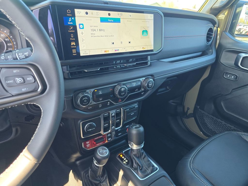 Used 2025 Jeep Wrangler Unlimited Rubicon image 26