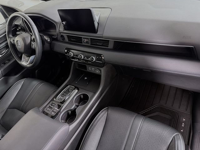 Used 2025 Honda Pilot Elite image 38