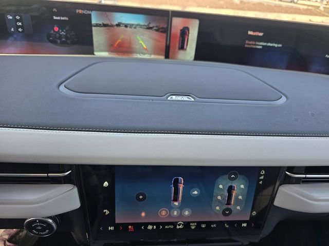 New 2026 Lincoln Navigator Premiere AWD/4WD image 12