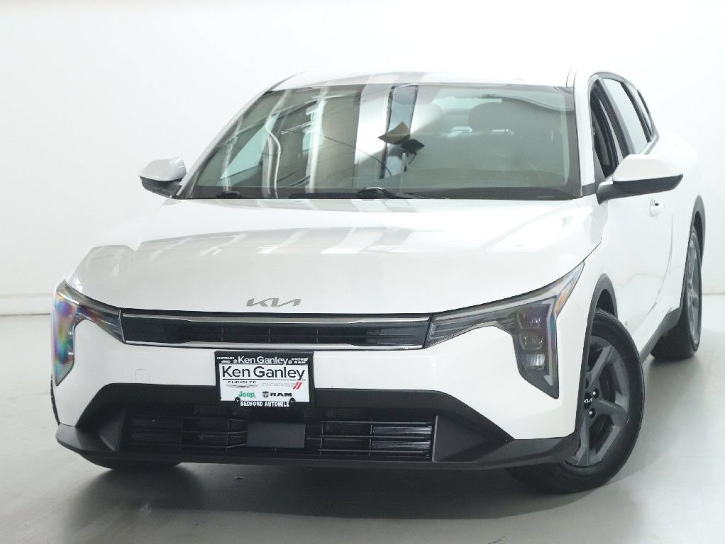 Used 2025 Kia K4 FWD image 3