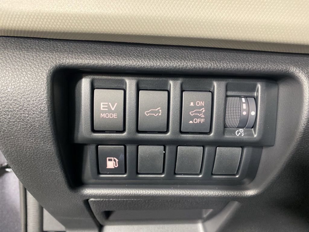 Certified 2025 Subaru Forester Limited image 29