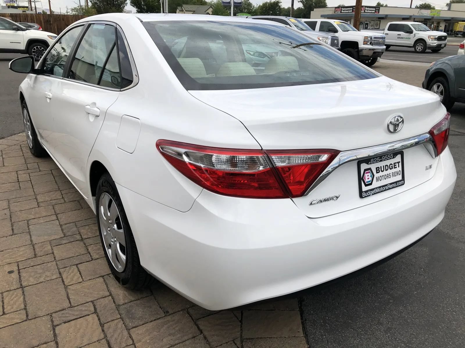 Used 2016 Toyota Camry LE FWD image 4