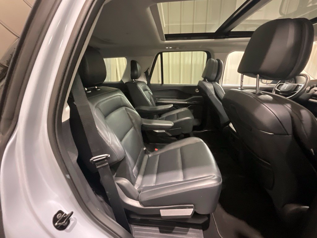 Used 2025 Lincoln Navigator Reserve AWD/4WD image 17