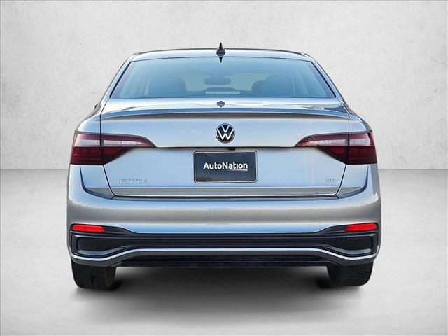 Used 2024 Volkswagen Jetta SE image 7