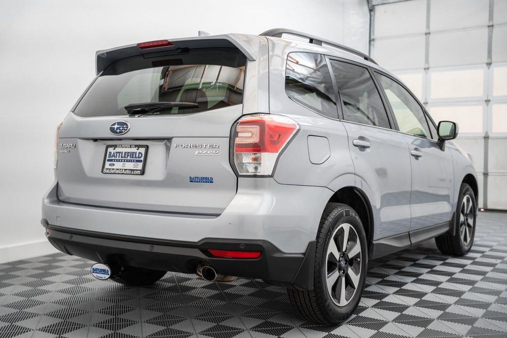 Used 2017 Subaru Forester 2.5i Limited AWD/4WD image 5