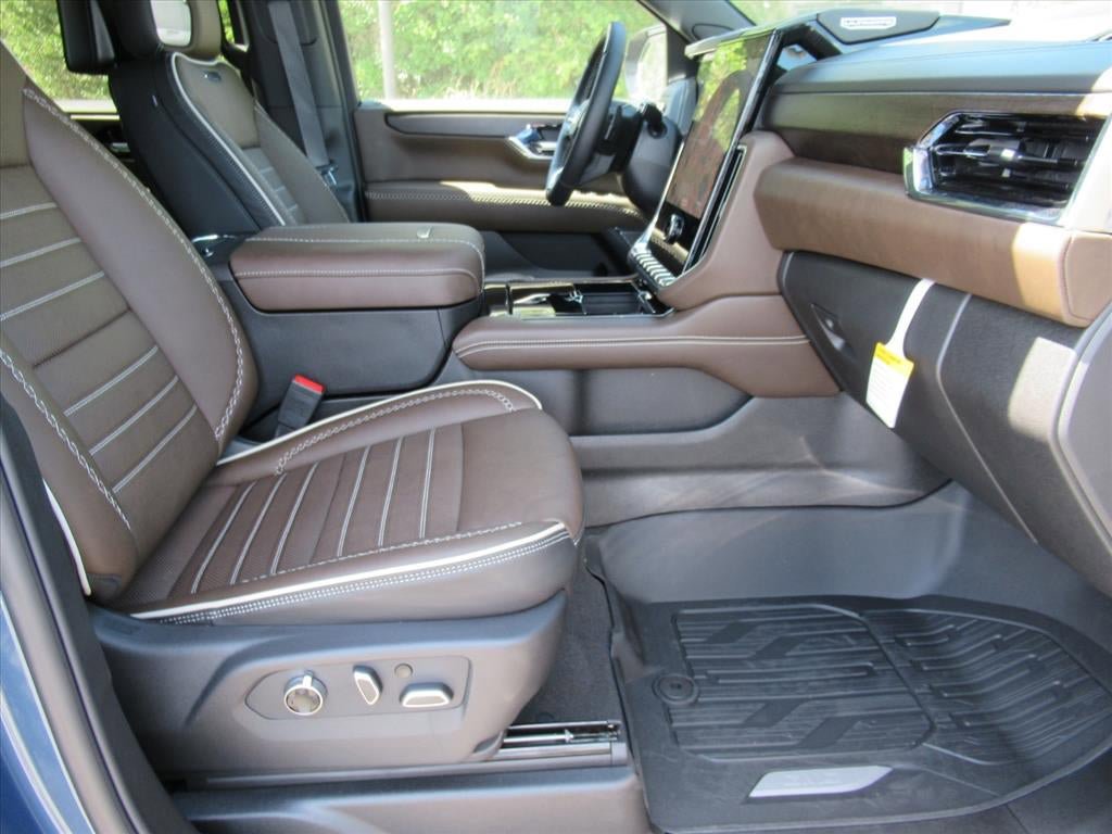 New 2026 GMC Yukon XL Denali Ultimate AWD/4WD image 10