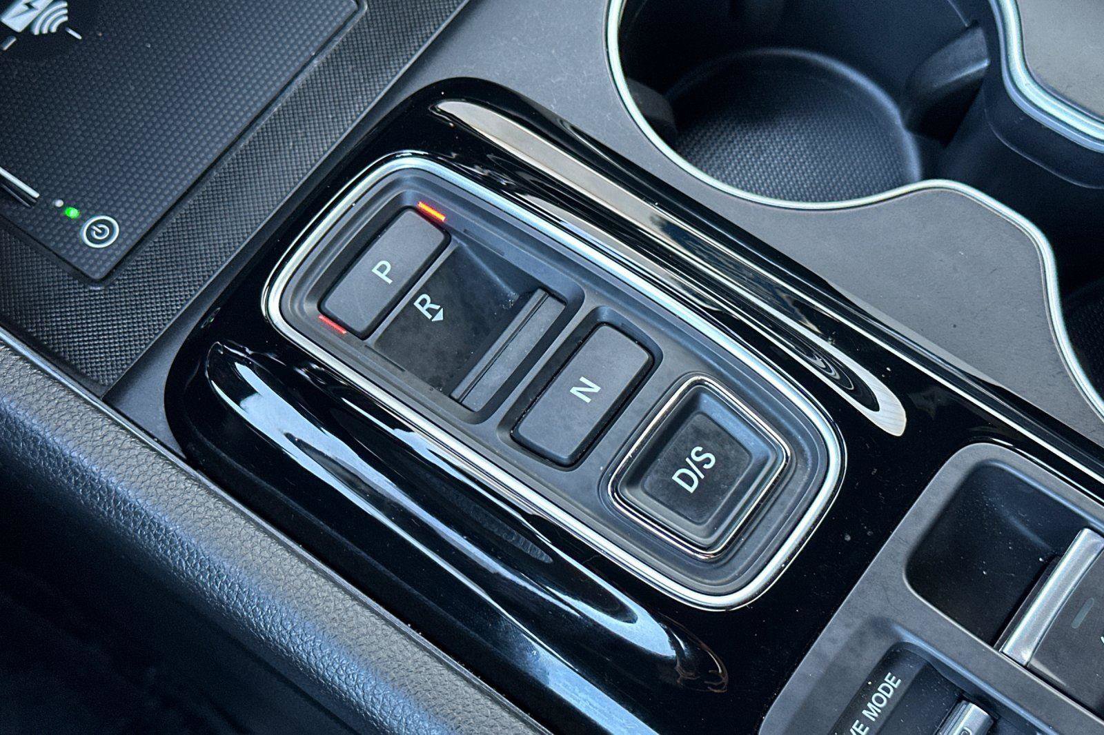 Certified 2025 Honda Pilot Black Edition image 21