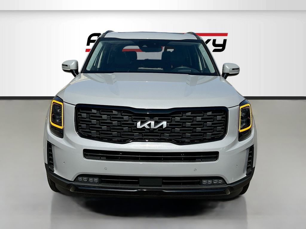 Used 2022 Kia Telluride SX w/ SX Prestige Package image 2