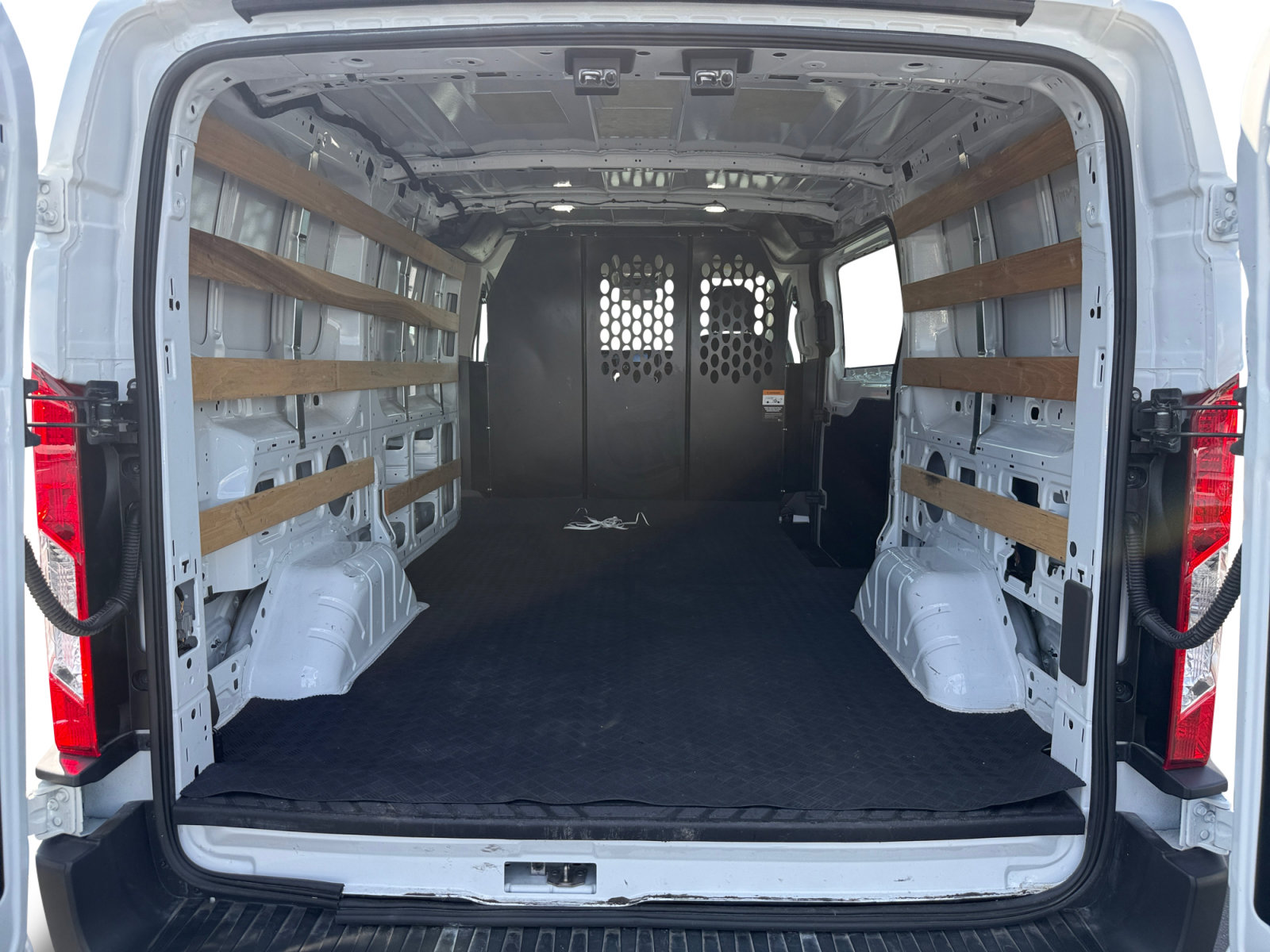 Certified 2025 Ford Transit 250 Low Roof w/ Exterior Upgrade Package RWD image 17