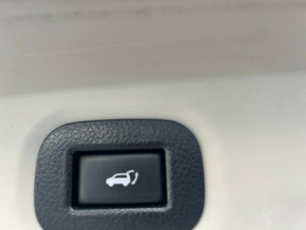 Used 2020 Nissan Rogue SV w/ Sun & Sound Touring Package image 40