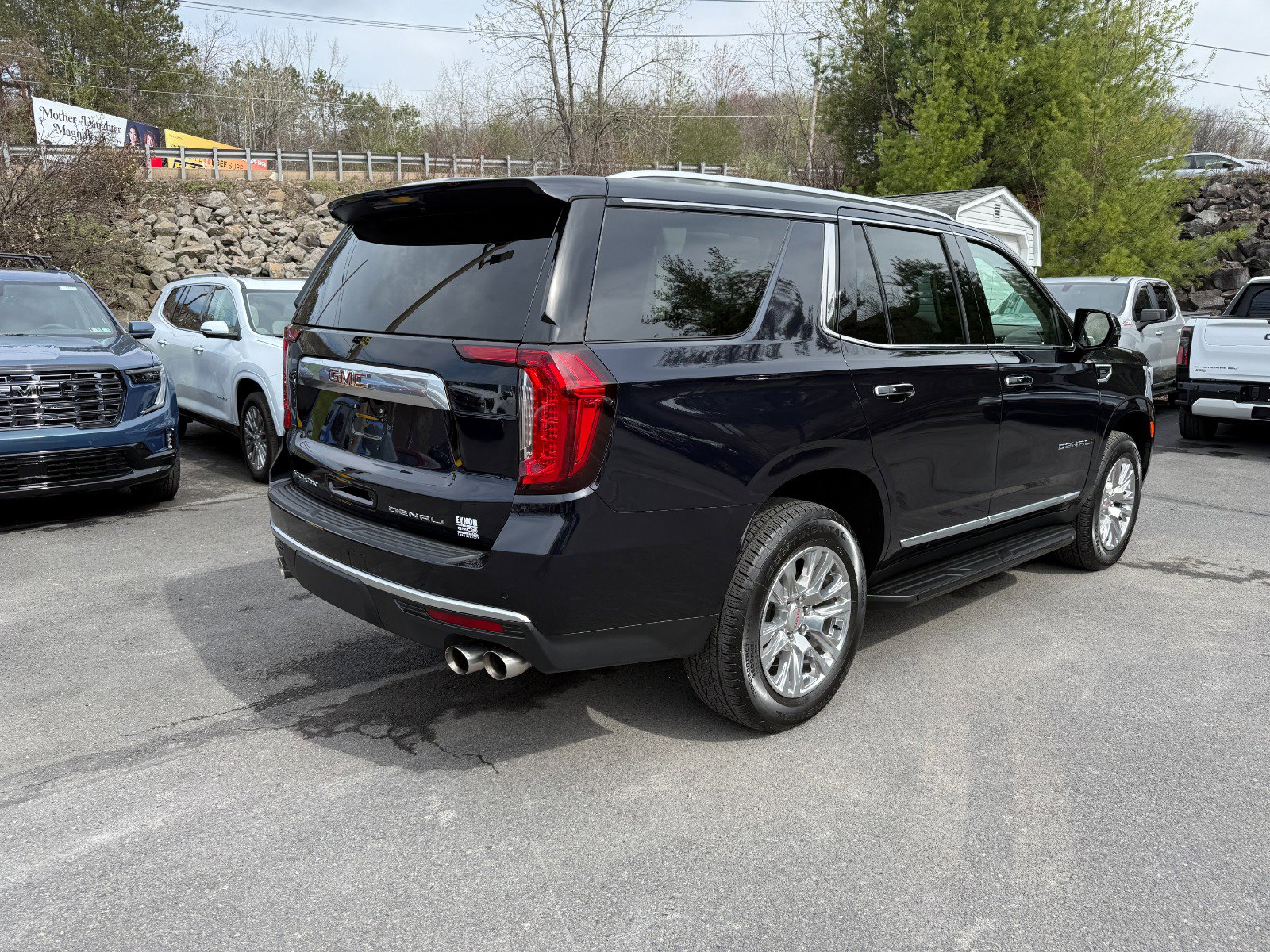 Used 2024 GMC Yukon Denali AWD/4WD image 5