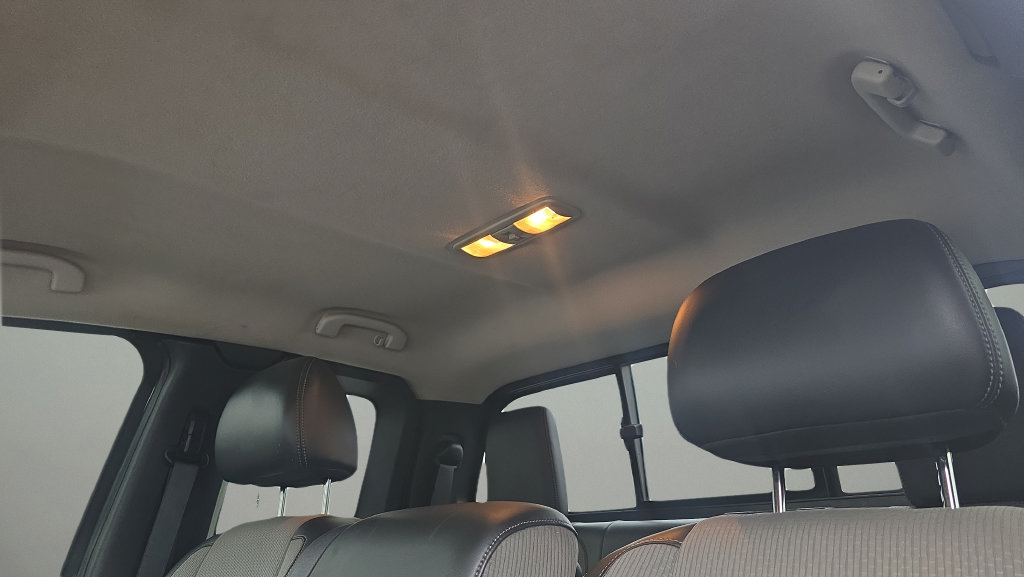 Used 2017 Nissan Titan S AWD/4WD image 25