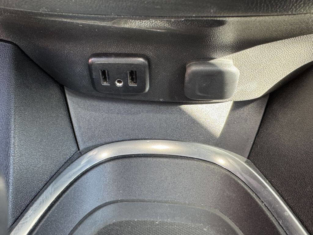 Used 2017 Chevrolet Malibu LT w/ Leather Package image 19