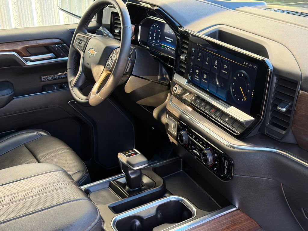 Used 2023 Chevrolet Silverado 1500 High Country image 11