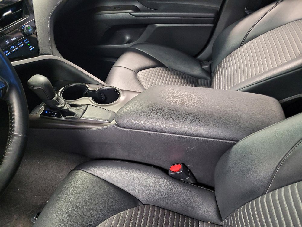 Used 2021 Toyota Camry SE FWD image 26