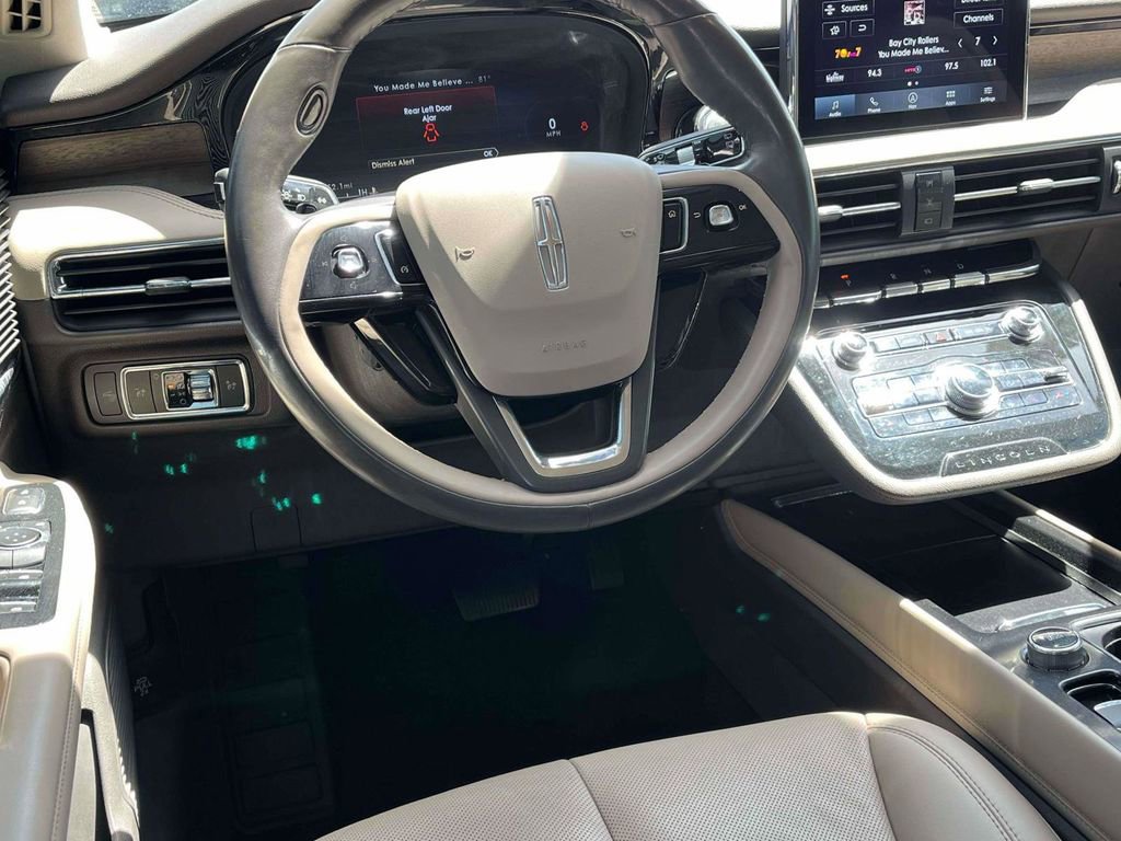 Used 2022 Lincoln Corsair Reserve w/ Elements Package FWD image 2