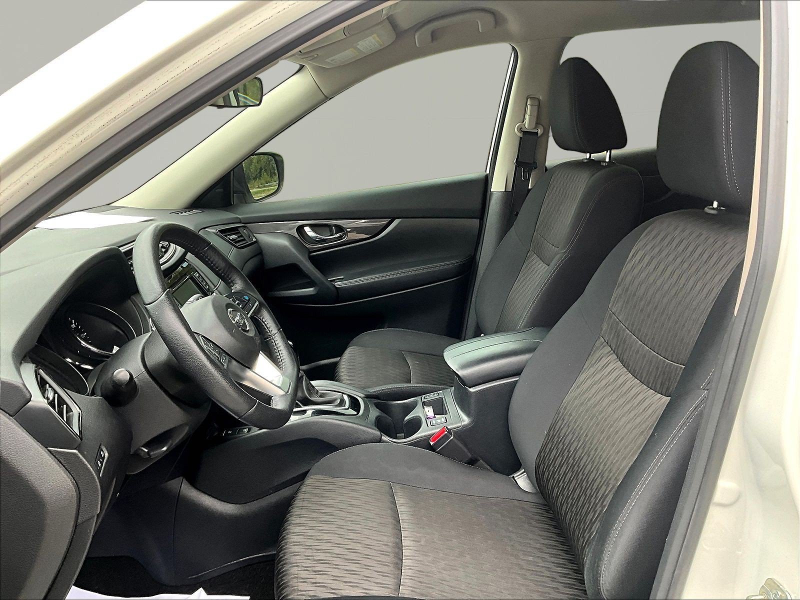 Used 2019 Nissan Rogue SV w/ Premium Package FWD image 21
