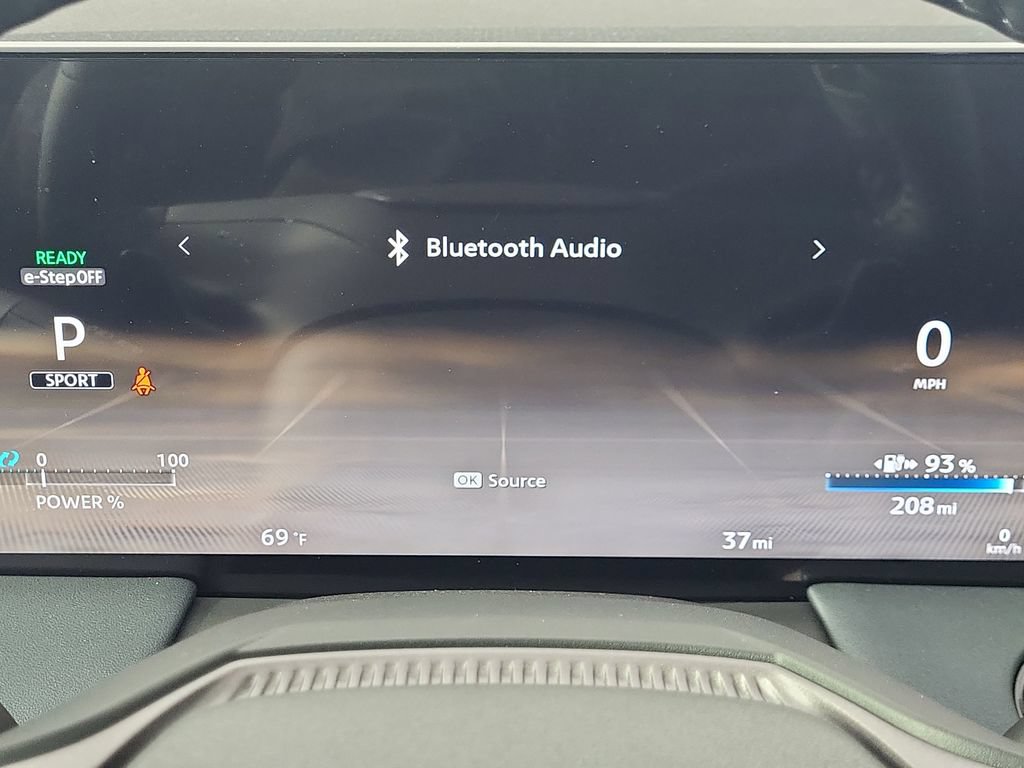 New 2026 Nissan Leaf Platinum+ w/ Illuminated Package FWD image 15