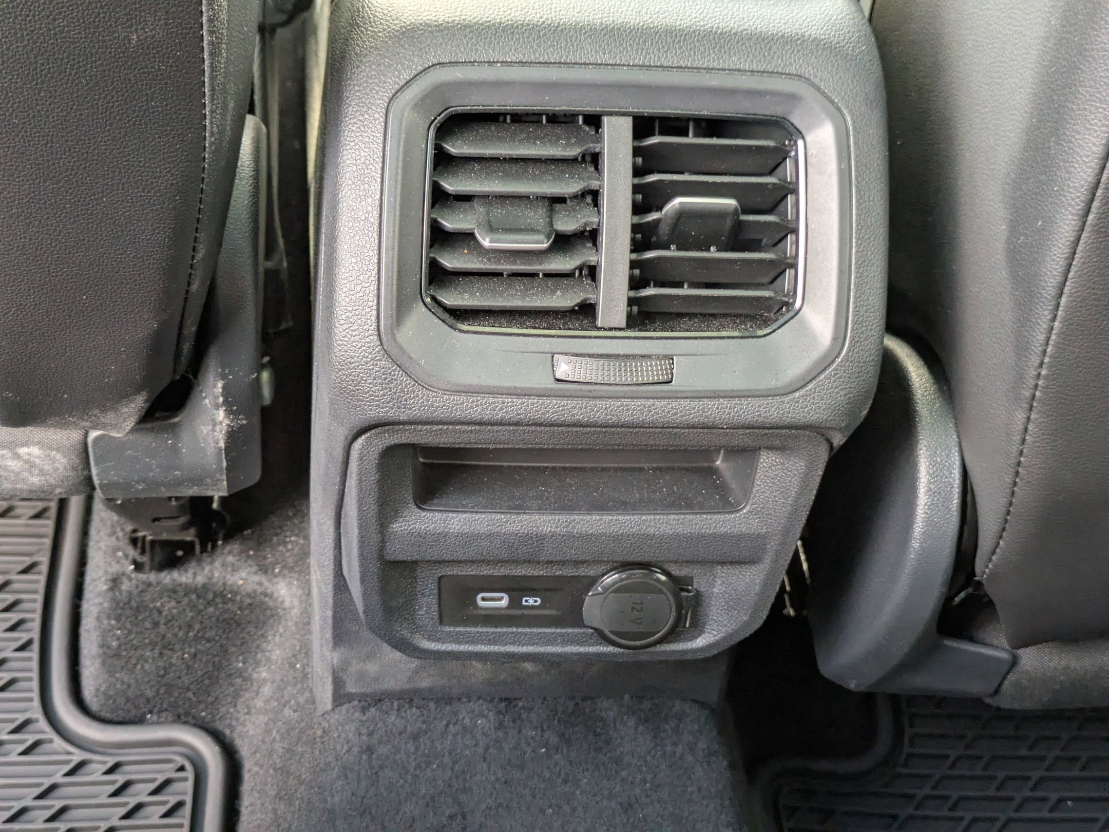 Used 2024 Volkswagen Tiguan SE R-Line image 29