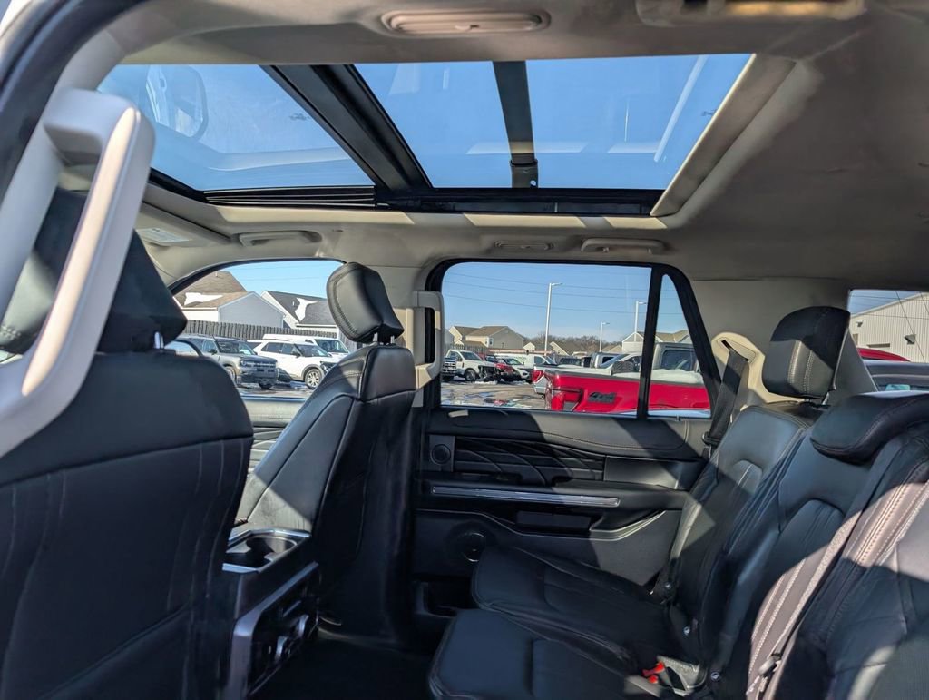Used 2021 Ford Expedition Platinum image 44