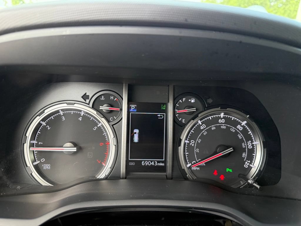 Used 2023 Toyota 4Runner Limited AWD/4WD image 17