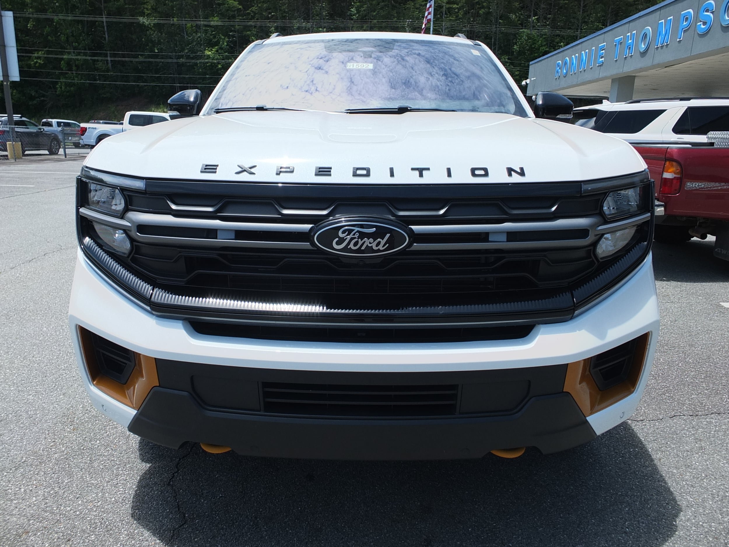 Used 2025 Ford Expedition Tremor AWD/4WD image 8