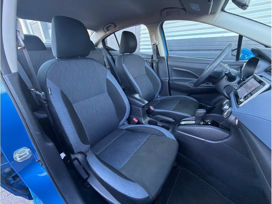 Used 2024 Nissan Versa SV FWD image 4