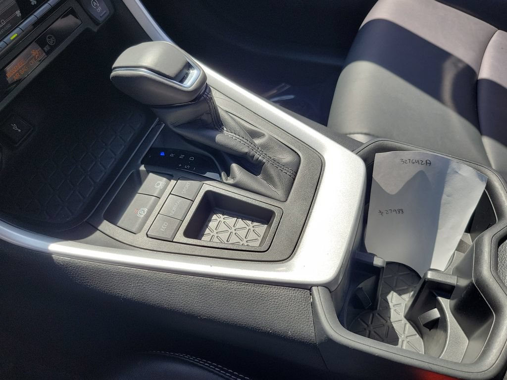 Used 2022 Toyota RAV4 XLE Premium FWD image 32